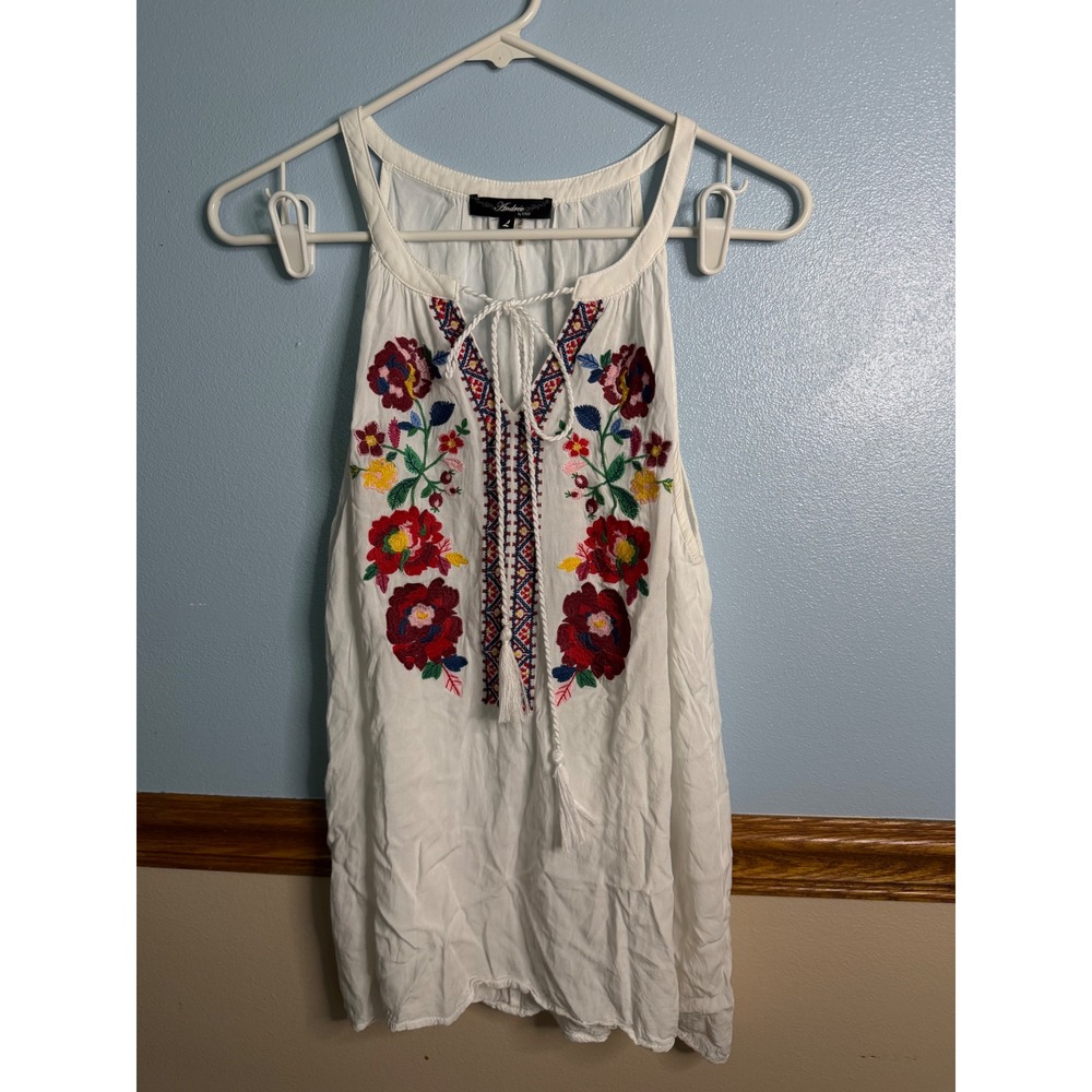 Andree by Unit White Floral Embroidered Halter Top Tassel Tie Boho Tank L
